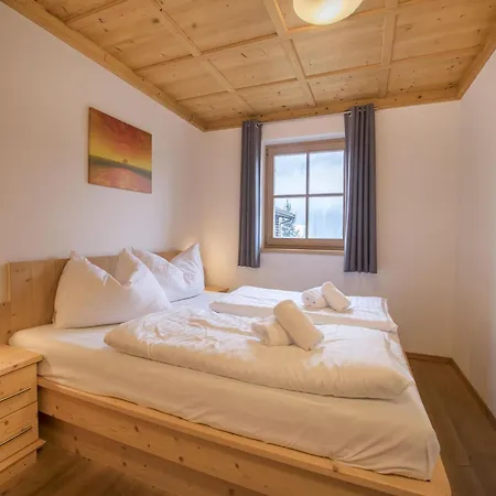 Luxurious With Sauna In Koenigsleiten Wald im Pinzgau