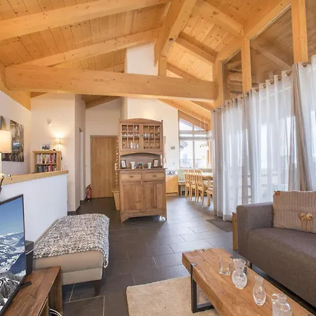 Chalet Luxurious With Sauna In Koenigsleiten Wald im Pinzgau