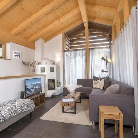 Chalet Luxurious With Sauna In Koenigsleiten Wald im Pinzgau